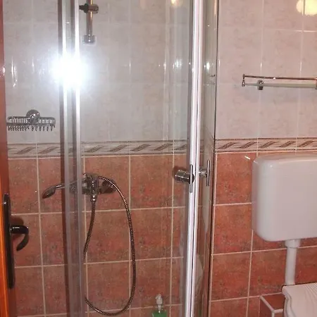 Lucky Buruna Appartement *